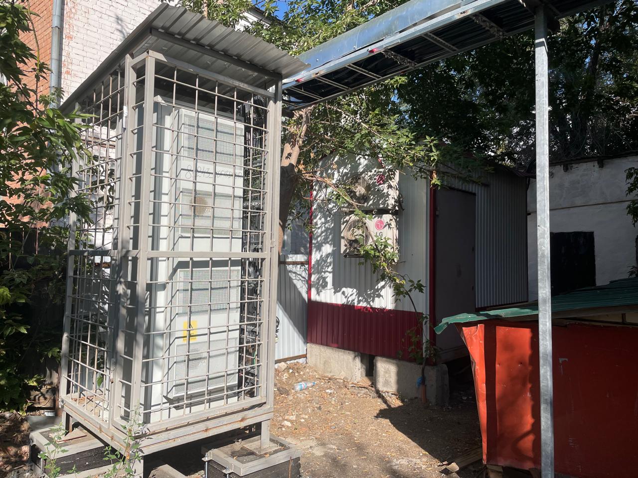 На частые головные боли и давление жалуются уральцы из-за радиофобии